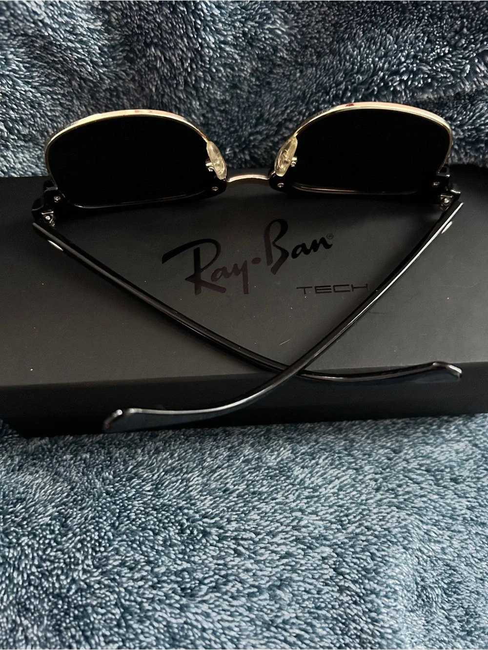 Ray-Ban RB3016 Clubmaster Sunglasses Black & Gold – Case + Box